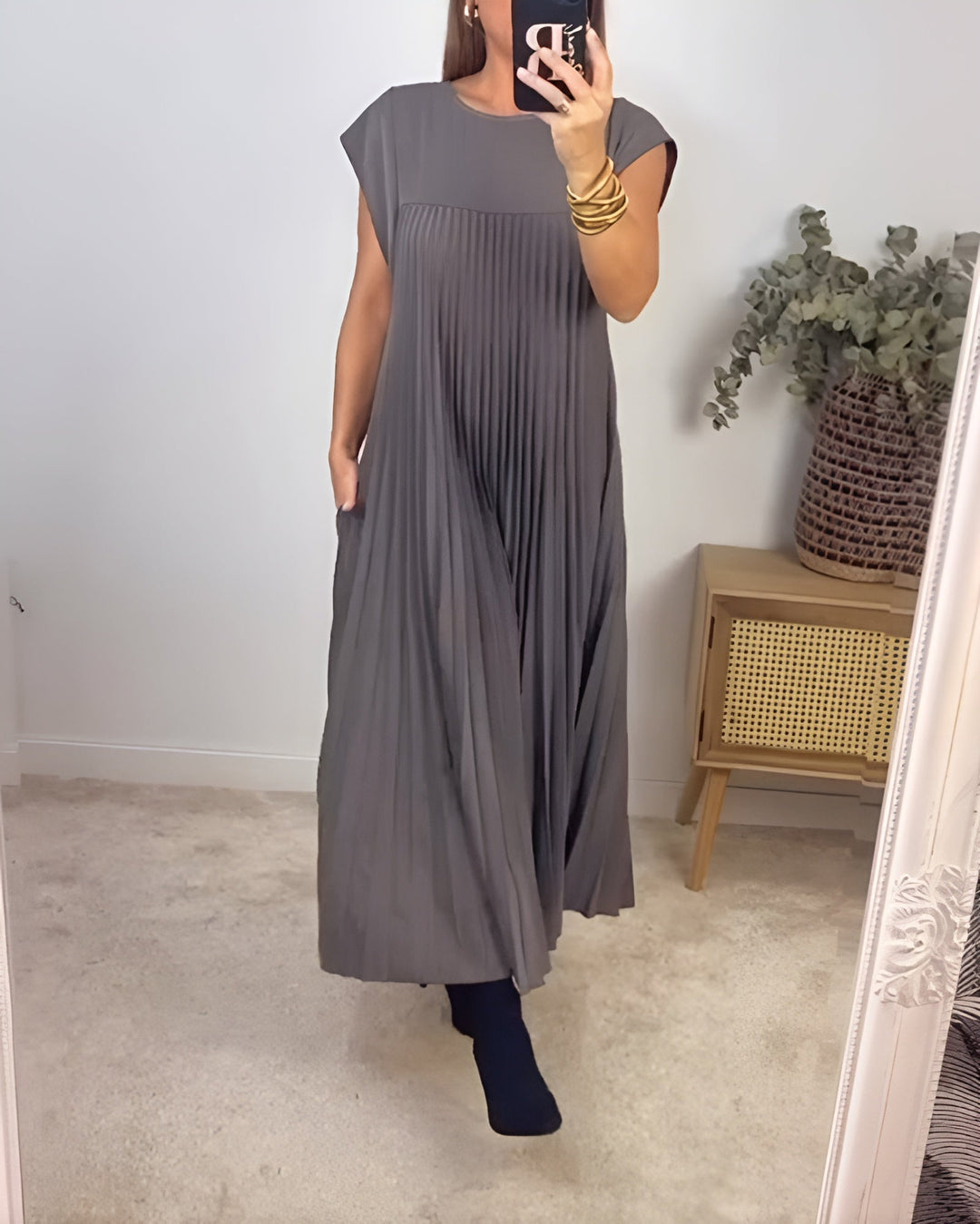 Simone - Elegancka Sukienka Plisowana